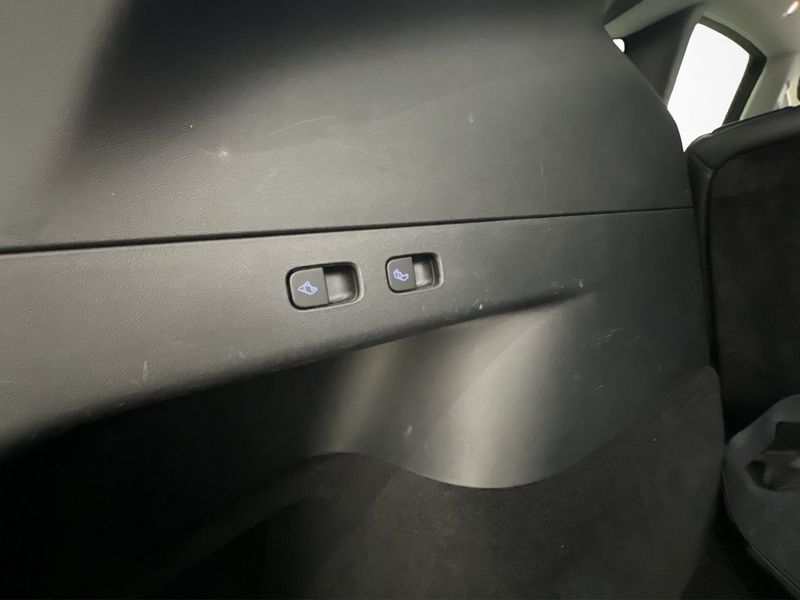 Tesla Model Y bild 31