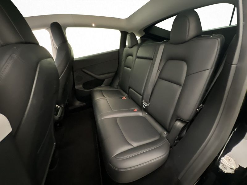 Tesla Model Y bild 28