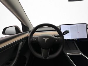Tesla Model Y bild 15
