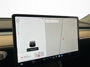 Tesla Model Y bild 25