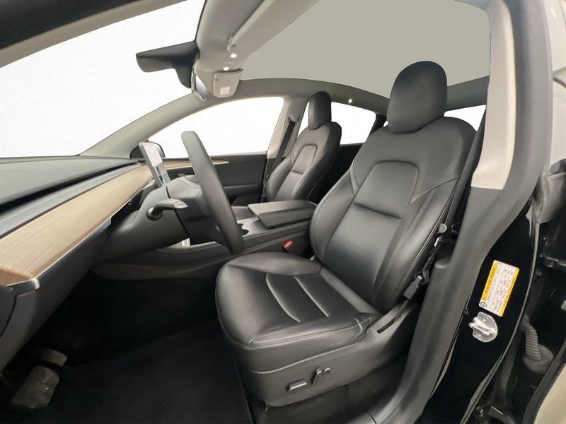 Tesla Model Y bild 13