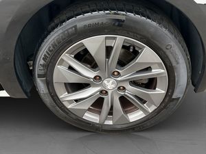 Peugeot e-208 bild 30