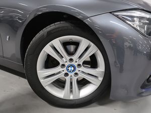 BMW 330 bild 12