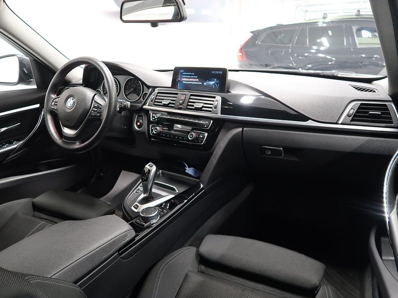 BMW 330 bild 18