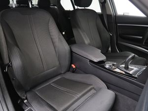 BMW 330 bild 19