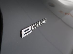 BMW 330 bild 15