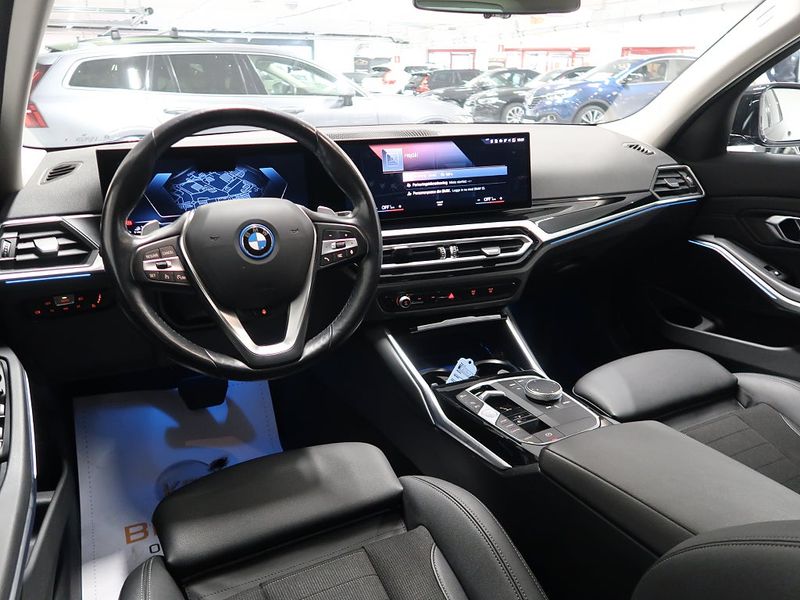 BMW 330 bild 17