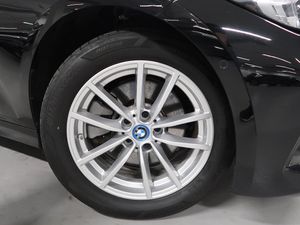 BMW 330 bild 12