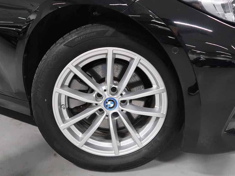 BMW 330 bild 12
