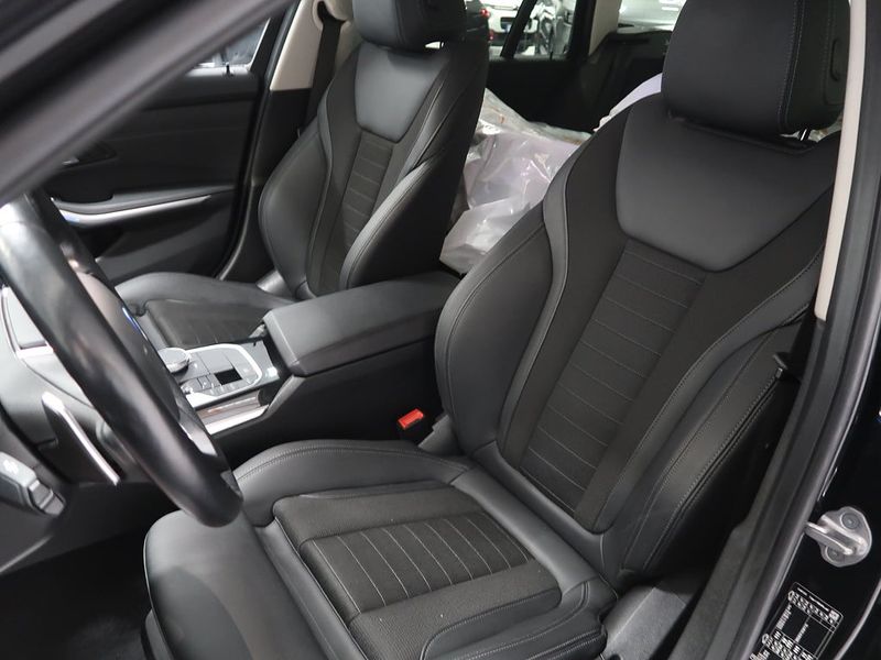 BMW 330 bild 18