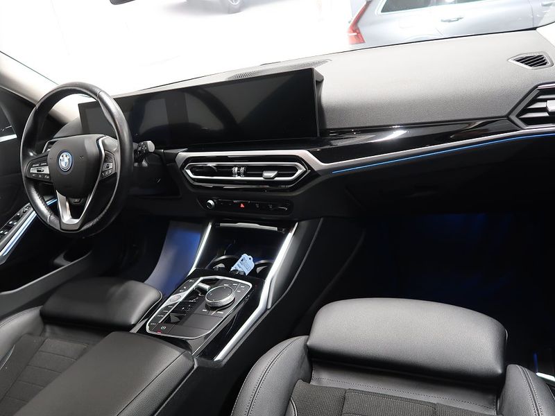 BMW 330 bild 19