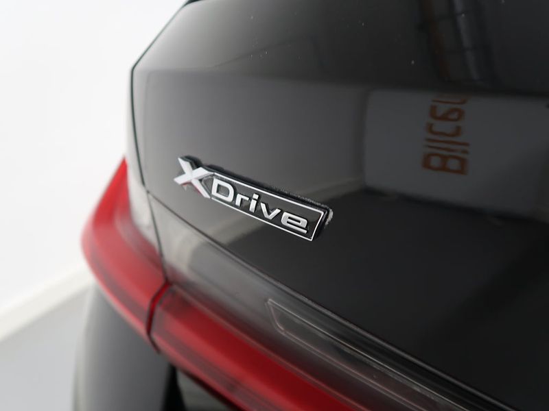 BMW 330 bild 16
