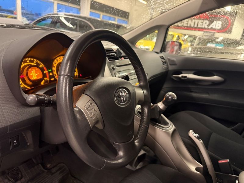 Toyota Auris bild 9