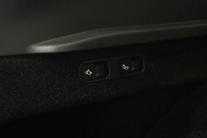 Tesla Model Y bild 37