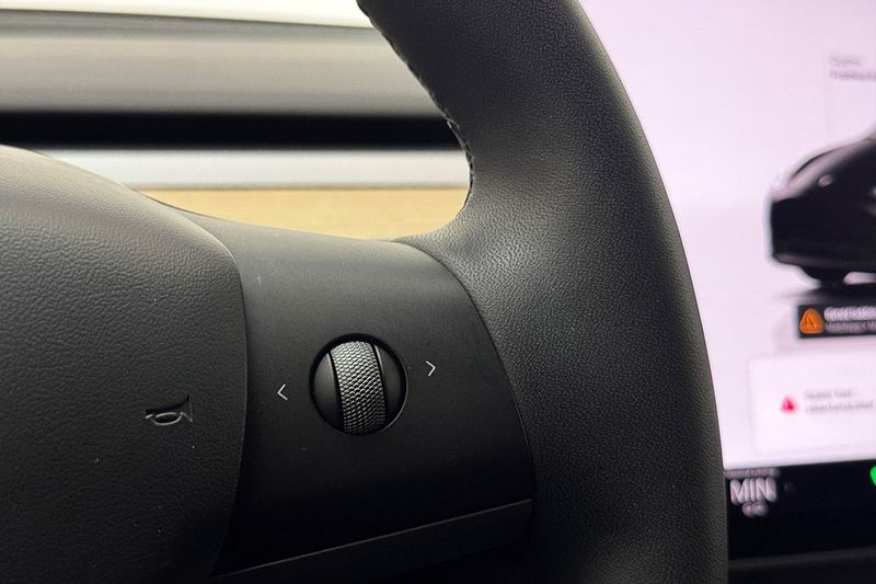 Tesla Model Y bild 21