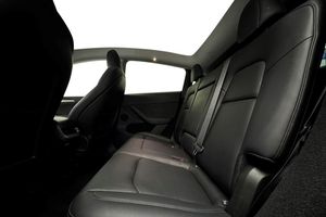 Tesla Model Y bild 15