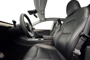 Tesla Model Y bild 12
