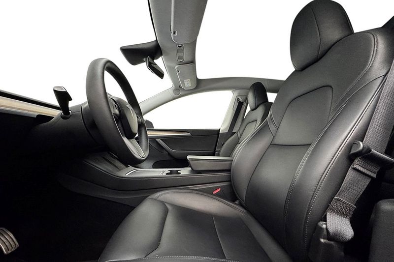 Tesla Model Y bild 12