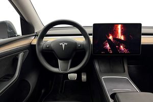 Tesla Model Y bild 19
