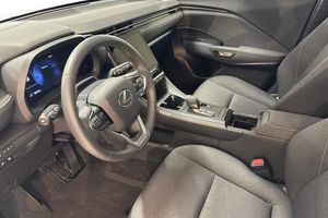 Lexus LBX bild 7