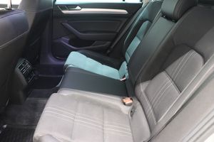 Volkswagen Passat bild 8