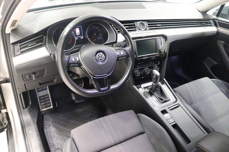 Volkswagen Passat bild 9