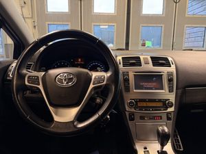 Toyota Avensis bild 8