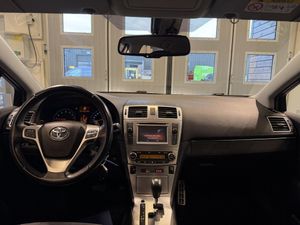 Toyota Avensis bild 5