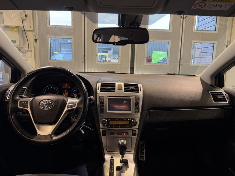 Toyota Avensis bild 5