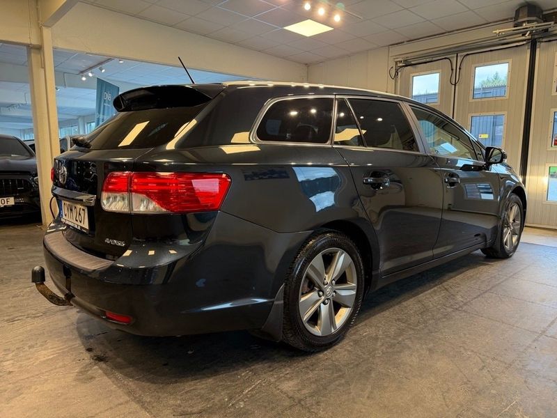 Toyota Avensis bild 4