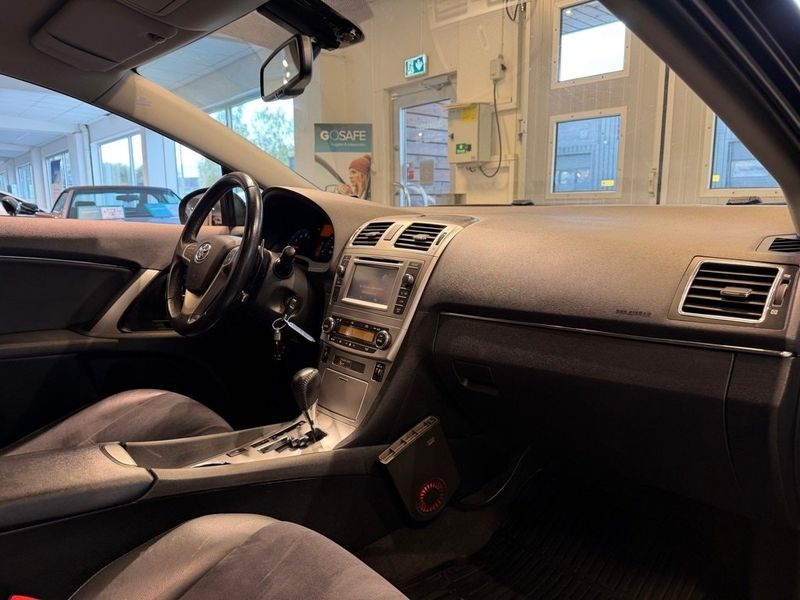 Toyota Avensis bild 9