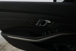 BMW 330 bild 30