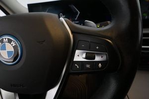 BMW 330 bild 19