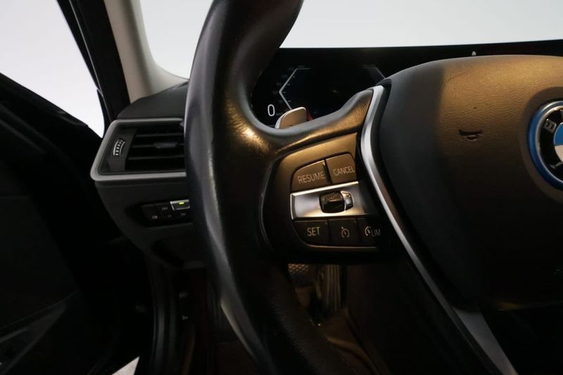 BMW 330 bild 18