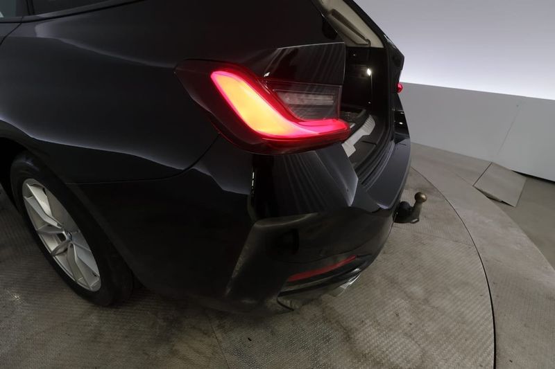 BMW 330 bild 7