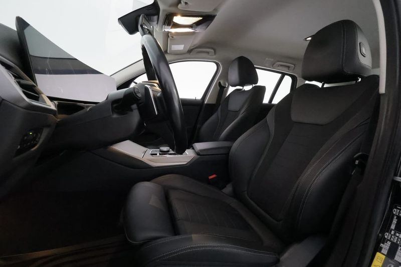 BMW 330 bild 12
