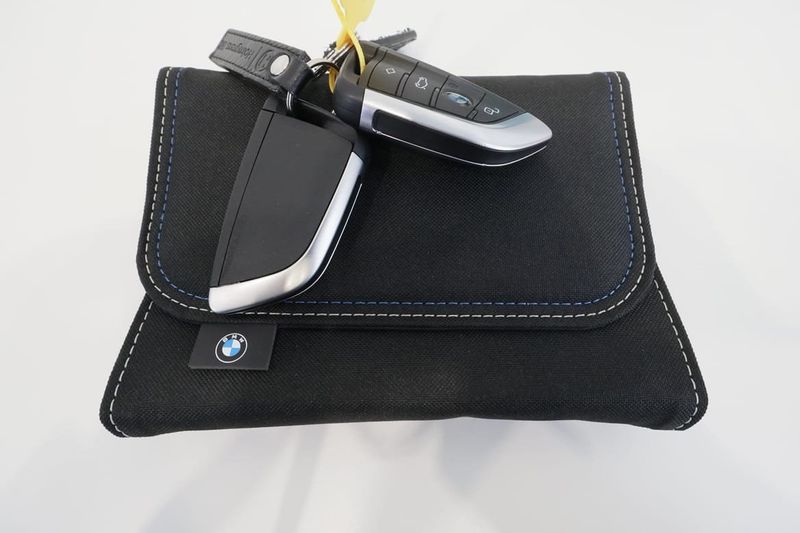 BMW 330 bild 31