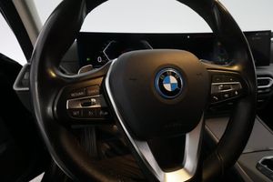 BMW 330 bild 17