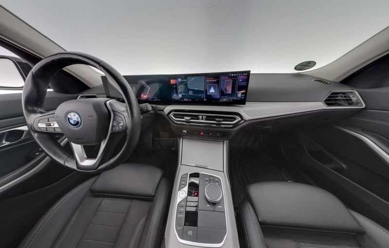 BMW 330 bild 14