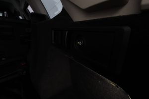 BMW 330 bild 9