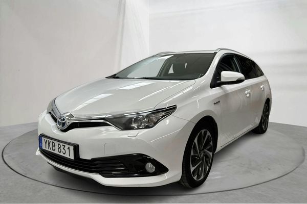 Toyota Auris 1.8 HSD Touring Sports (99hk) - 2017