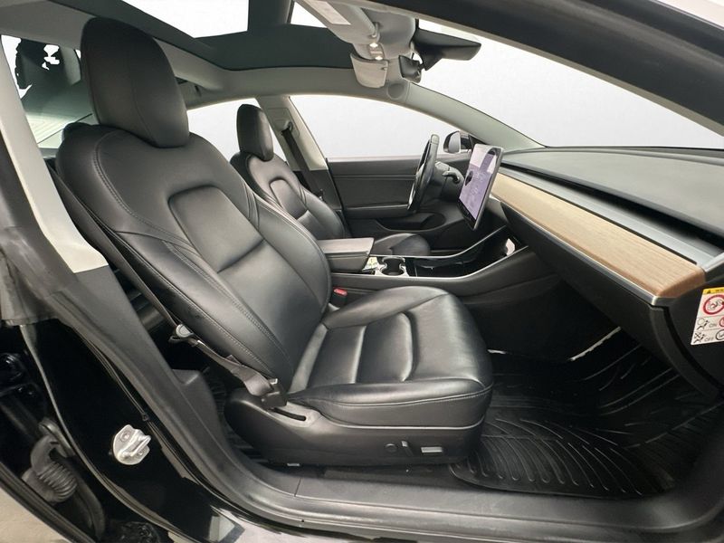 Tesla Model 3 bild 26