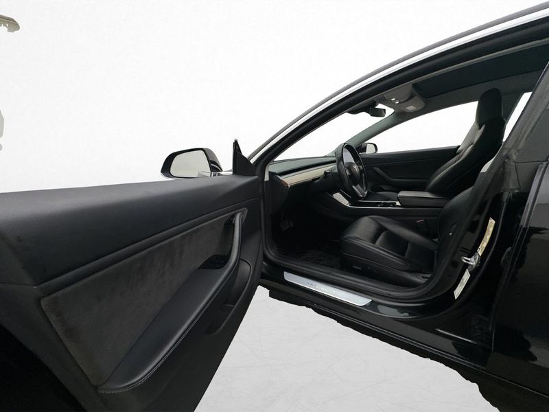 Tesla Model 3 bild 11
