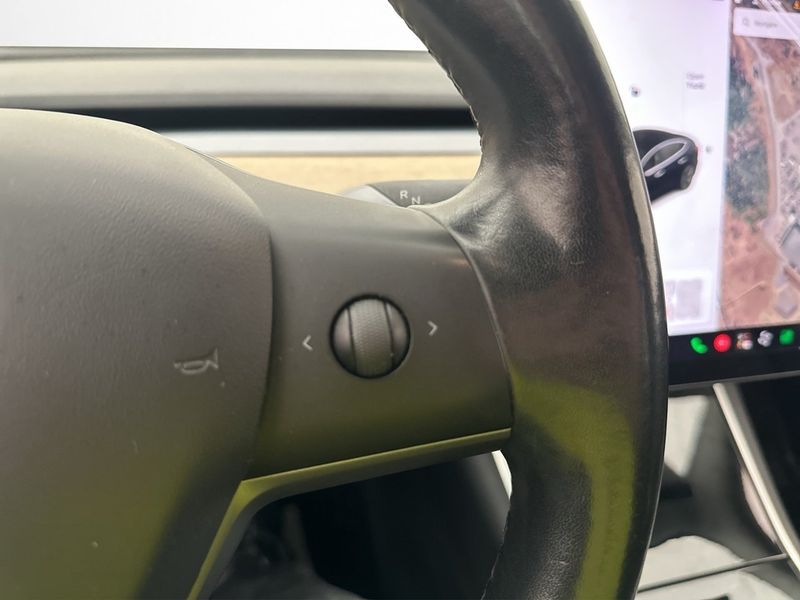 Tesla Model 3 bild 16