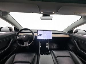 Tesla Model 3 bild 13