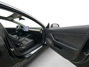 Tesla Model 3 bild 27