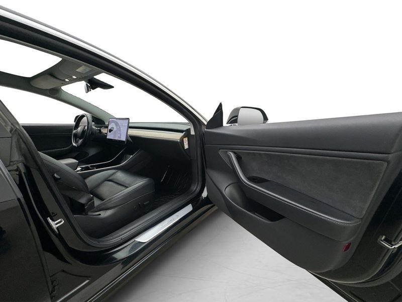 Tesla Model 3 bild 27