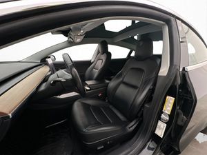 Tesla Model 3 bild 12