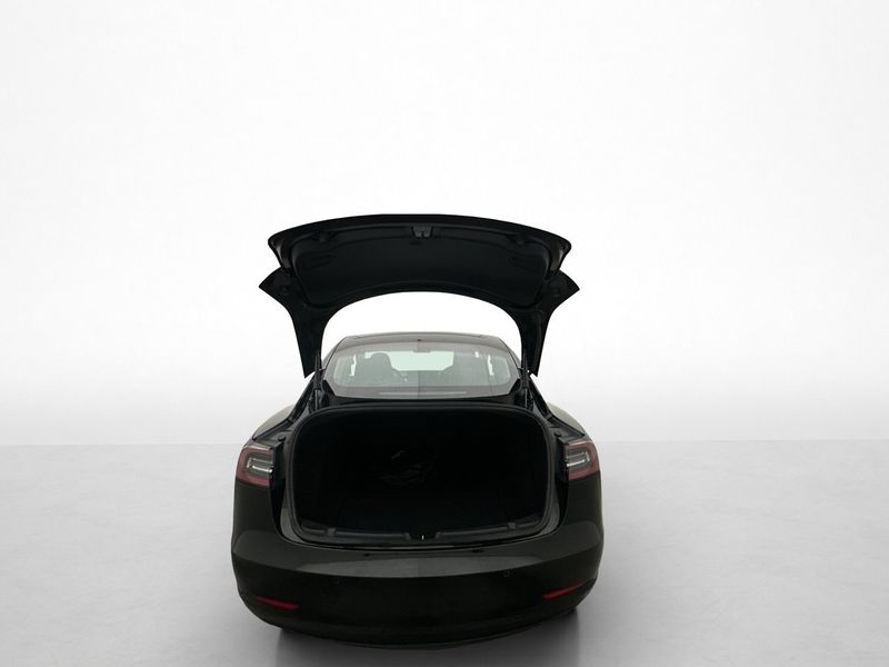 Tesla Model 3 bild 10