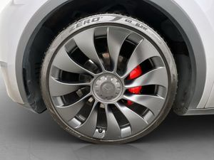Tesla Model Y bild 30